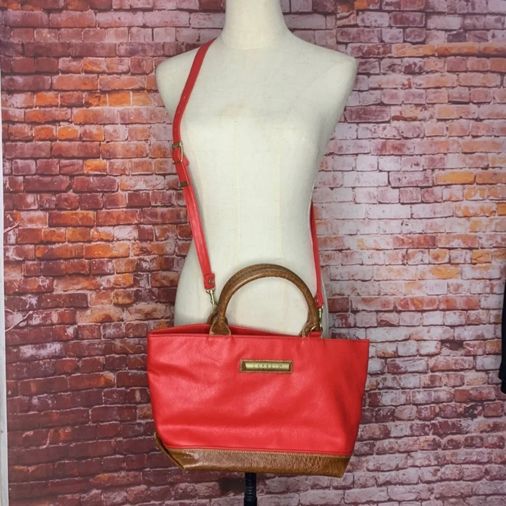 Vintage Y2K Capezio Cherry Red Large Convertible Crossbody Bag - Picture 2 of 12